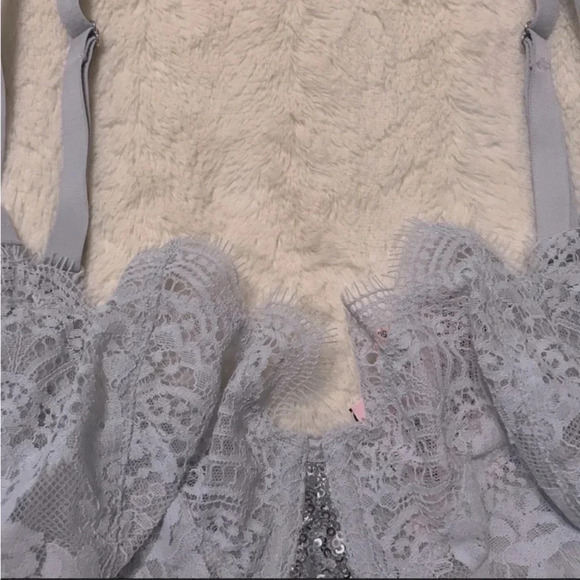 NWT VS Dream Angel Wicked Unlined Uplift Bra
Uplift Bra Size 32DDD - Picture 6 of 11